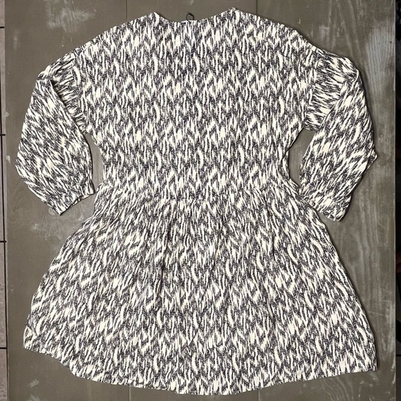 Zara Black Cream Long Sleeve Flared V Neck Dress Embroidered NWOT Ladies Small - Picture 6 of 7